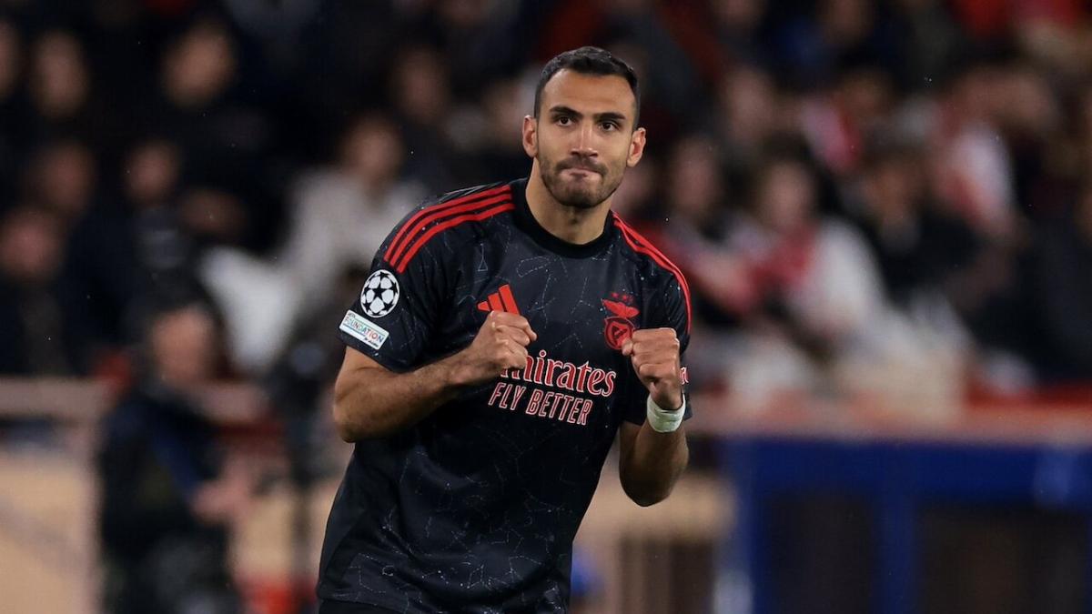 Benfica forward Vangelis Pavlidis